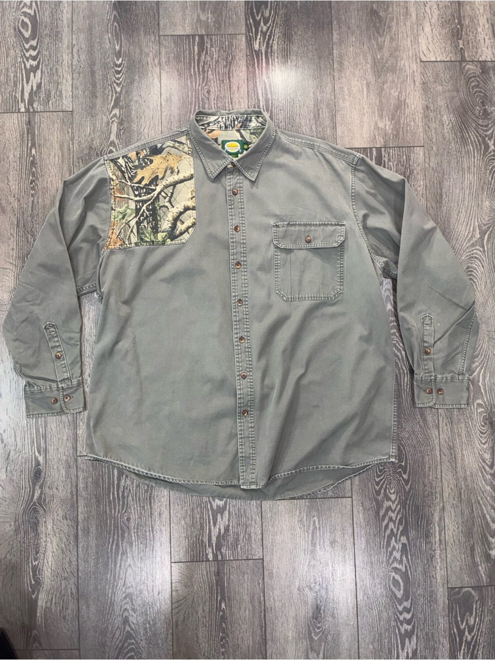 Cabela’s Shooting Shirt 2XT Men's Green Button-Up Shirt Camo Padded Accent